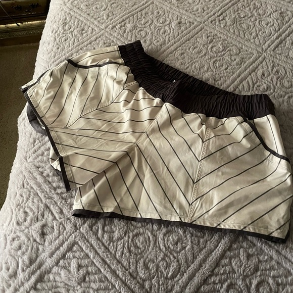 Excellent condition and clean - Picture 3 of 9